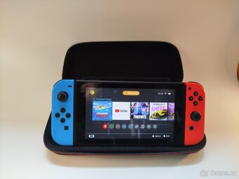Prodám Nintendo Switch, 2 hry a puzdro - 8