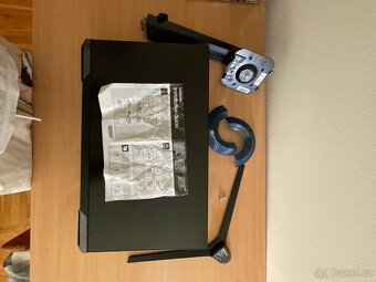 Monitor, klávesnice, myš a koberec - 8