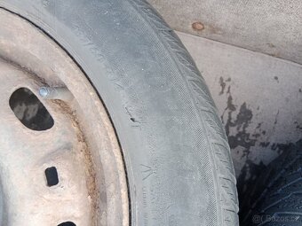 Zimní pneu i s diskem 185/60 R14 Fabia I - 8