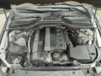 BMW E60 520i 125kw výborný stav - 8