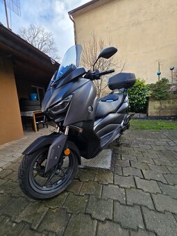 YAMAHA X - MAX 125 - 8