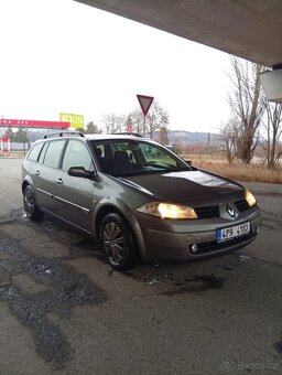 Renault - 8