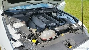 Ford Mustang GT Premium - 8