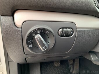 Volkswagen Golf 1,4 TSi Highline r.v. 2009 ZADÁNO - 8