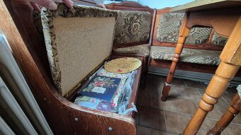 🔹 Jídelní rohový L kout + 2 dřevěné židle – super stav  Po - 8