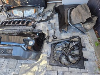 Díly Jeep Grand cherokee WK2 - přední část. - 8