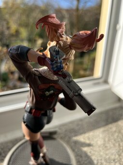 Harley Quinn - DC Bombshells - 8