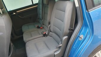 Touran 1.6 FSI 85 kw 7 místné Top stav - 8