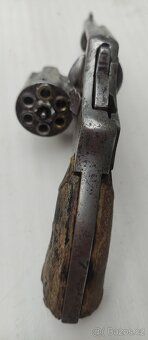 Smith & Wesson - 8