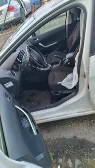 Peugeot 308 SW 1.6 16v 88kW typ motoru 5FS rok 2014 - 8