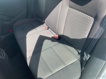 Volkswagen Golf, 1,6 MPi (75kW), klima, nová STK do 03/2027 - 8
