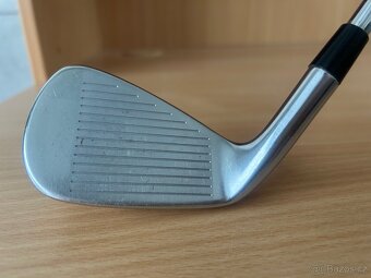 Golfové hole Taylor Made P790, 5-PW - 8