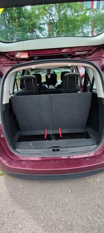 Grand Scénic 7 míst - 8