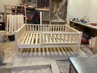 Postýlka se zábranou - 8