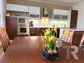 Prodej bytu 3+kk+B, 108 m2 s venkovním parkovacím stáním v P - 8
