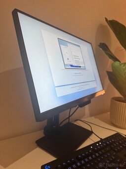 KOMPLETNÍ PC SESTAVA + grafický monitor - 8