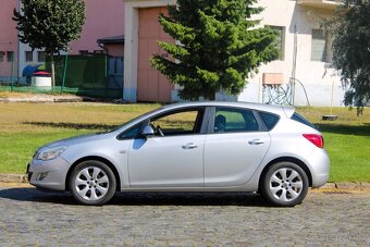 Opel Astra J 1.7CDTI 2011 - 8