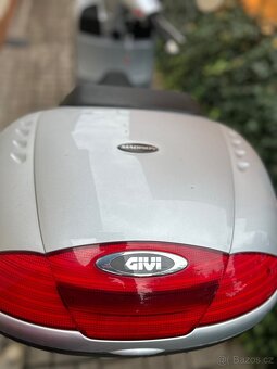 Vespa GTS 250 plně vybavená - 8