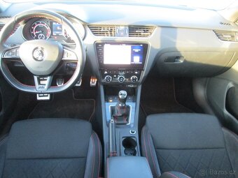 Škoda Octavia III RS 169KW manuál 93000km Navi Full Led 1.ma - 8