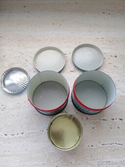 Staré plechové krabičky - 8