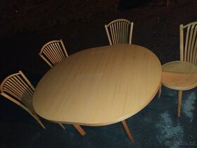 Stůl a 4 židle z masivu v perfektním stavu - 8