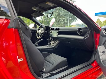 TOYOTA GR86 2.4 6MT - TOP - 8