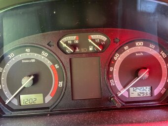 Skoda fabia 1.2 HTP - 8