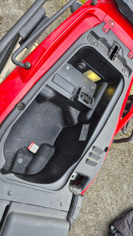 Gilera Nexus 500 maxi skútr - 8