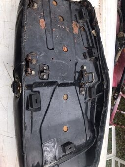 Sedadlo na Kawasaki KZ 650 (Z650) 1977 - 1979 - 8
