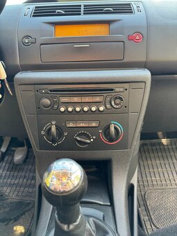 Citroën C4 1.4 16V - 8