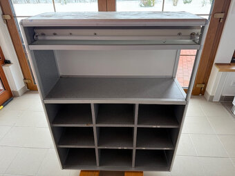 Skříňky, pulty vybavevení prodejny - 8