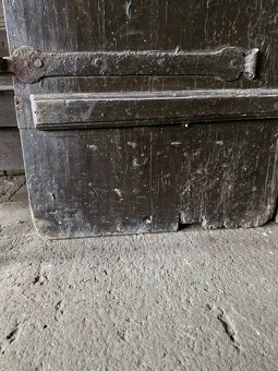 Historické staré dveře - 8