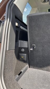 VW Touran 2.0tdi 7mist Full výbava Top stav Matrix - 8