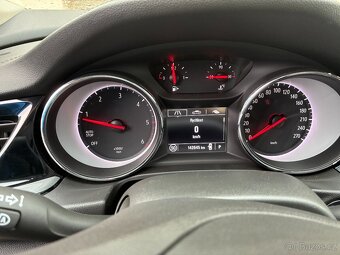 Opel Insignia Sports Tourer 2.0 CDTI 125 kW Automat, r. 2019 - 8