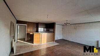 Prodej rodinného domu 5+1 s komerčními prostory, pozemek 463 - 8