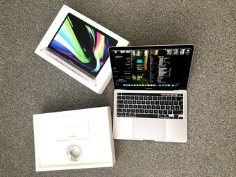 MacBook Pro 13 palců Apple M1 chip 16GB RAM 512 ssd - 8
