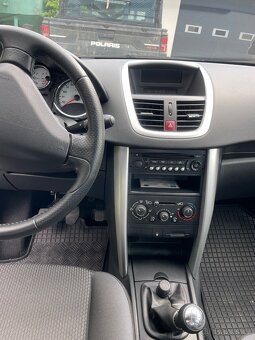 PEUGOTE 207 - 8