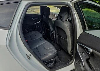 Volvo V40 T4 Drive-E Momentum - 8