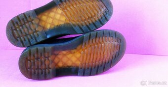 VYŠŠÍ KOTNÍKOVÉ BOTY - dr. MARTENS - vel. 32 - 8