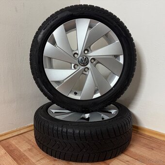 VW GOLF VIII 8 5x112 R17 ET46+ZIMNÍ 205/50R17 5,5mm - 8