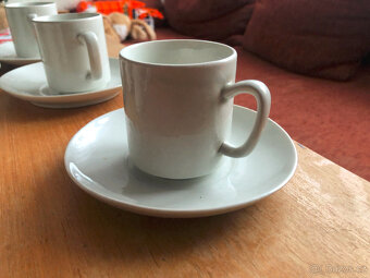 Kávové šálky s podšálky - malé - 8