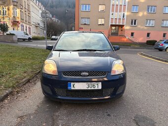 FORD FIESTA 1.4i 2009 - 8