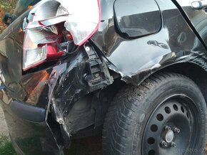 RENAULT CLIO 1.2 - 8
