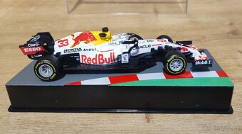 Max Verstappen - Redbull Racing - Turecko Honda white libery - 8