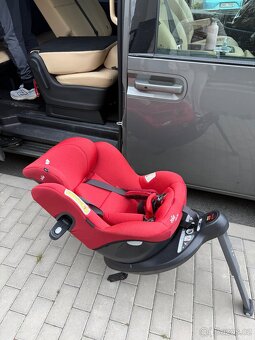 Pár měsíců staré autosedačky Joie i-spin 360 - 8