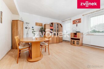 Rodinný dům Břest se zahradou a garážovým stáním - 8