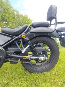 Motocykl Honda Rebel - 8