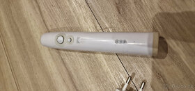 Elektrické kartáčky -nabíječky, držák, Braun, OralB, Phillip - 8