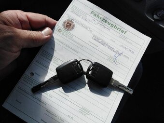 ŠKODA  FABIA  1,2i NAJETO JEN 105, PO 1. MAJITELI - 8