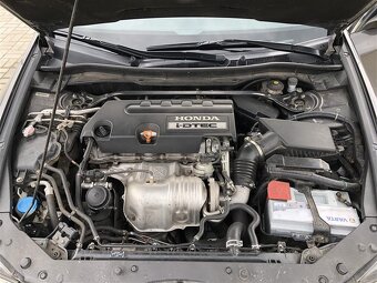 Honda Accord 2.2l iDTEC EXECUTIVE / Výkon: 132 kW (179 koní) - 8